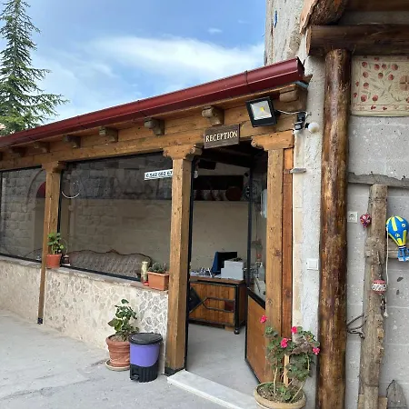 Atax Cave House أفانوس