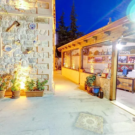 Bed & Breakfast Atax Cave House