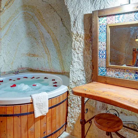 Atax Cave House Bed & Breakfast *