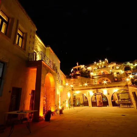 Atax Cave House Bed & Breakfast *