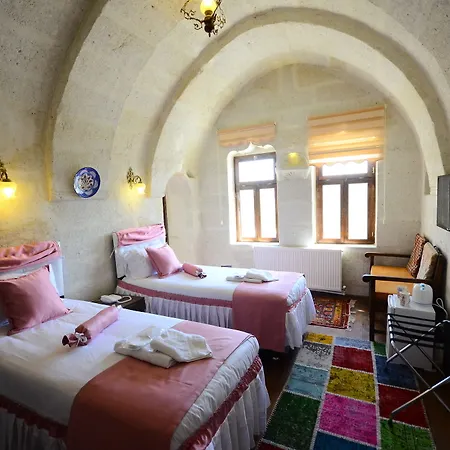 Bed & Breakfast Atax Cave House *